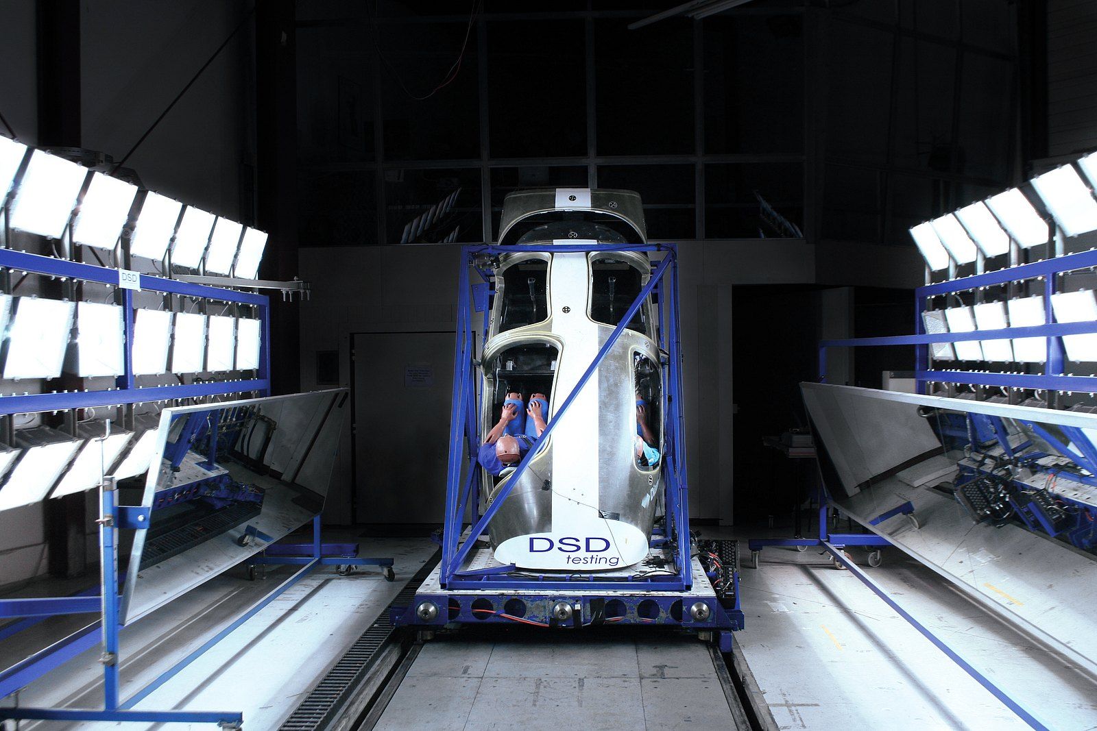 DA62 engineering and cabin detail