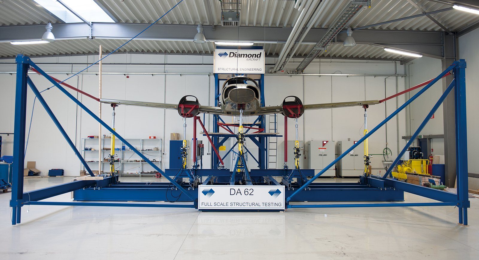DA62 engineering and cabin detail